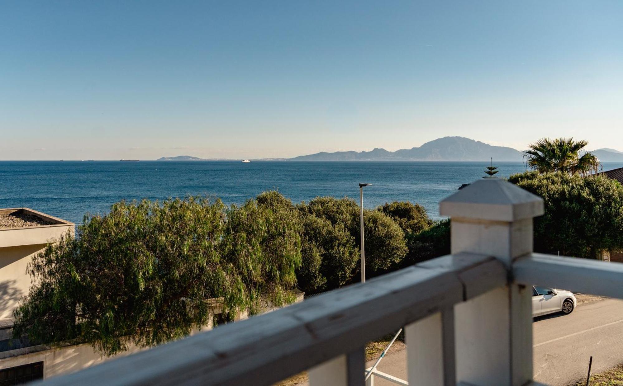 Increible Villa De Madera Con Vistas Al Mar Algeciras Exteriör bild